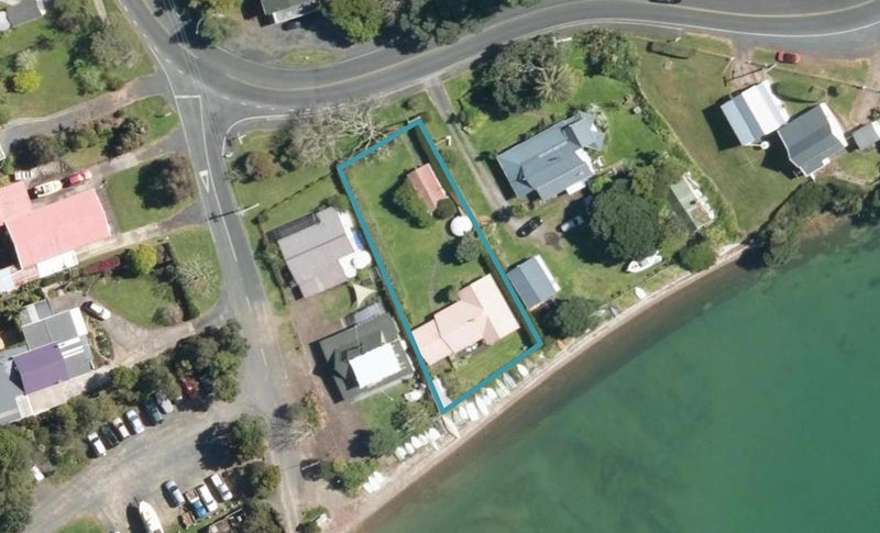 1 Florance Avenue, Russell, Russell - Carousel 1