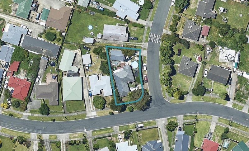 66 Henderson Crescent, Parkvale, Tauranga - Carousel 1
