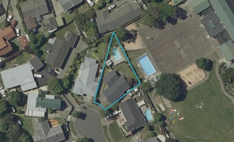 18 Chilton Grove, Hokowhitu, Palmerston North - Carousel 1
