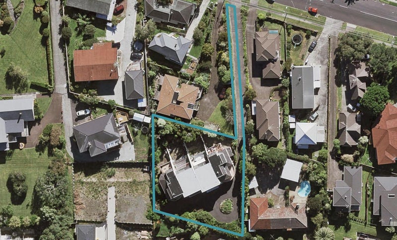 1/70 Raleigh Road, Northcote, Auckland - Carousel 1
