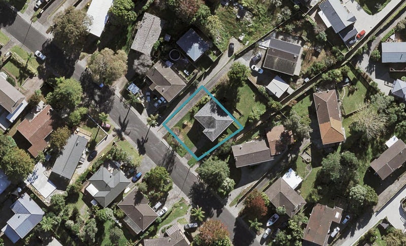 39 Normanton Street, Glenfield, Auckland - Carousel 1