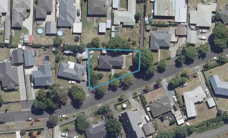 25 Gillies Avenue, Claudelands, Hamilton - Carousel 1