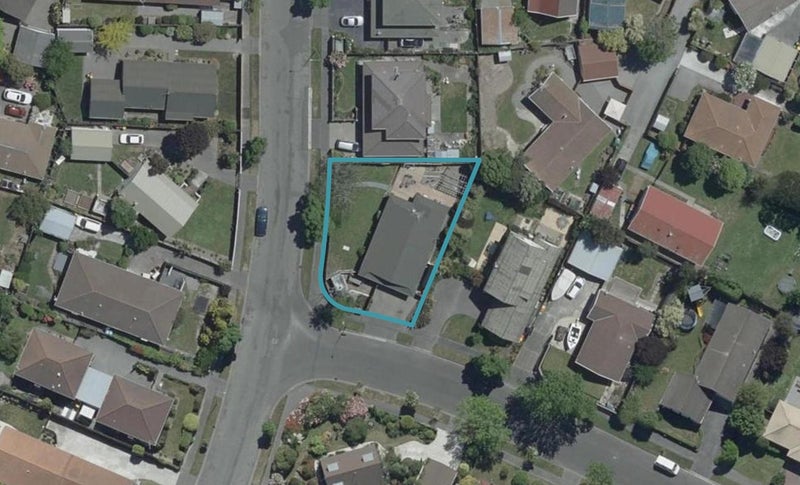 12 Connemara Drive, Northwood, Christchurch - Carousel 1