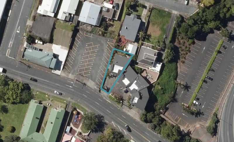2/7 Dent Street, Whangārei - Carousel 1