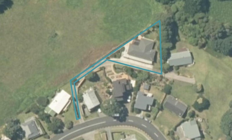 132 Bambury Place, Onemana, Whangamatā - Carousel 1