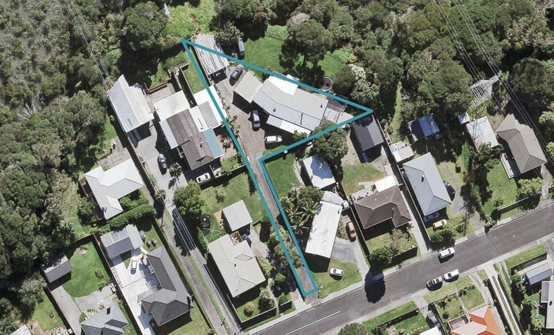70 Glen Marine Parade, Glendene, Auckland - Carousel 1