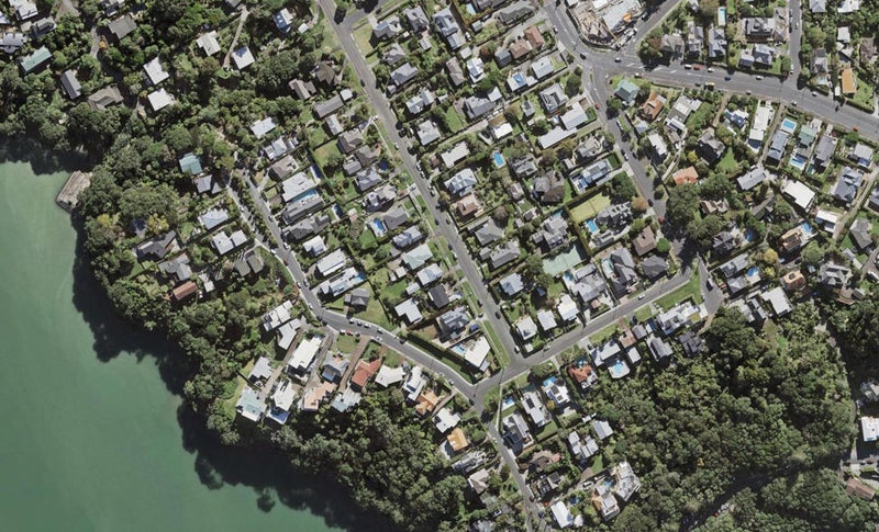 8 Palmerston Road, Birkenhead, Auckland - Carousel 1