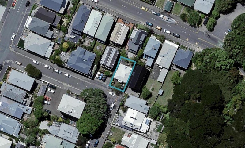 7 Scarborough Terrace, Mount Victoria, Wellington - Carousel 1