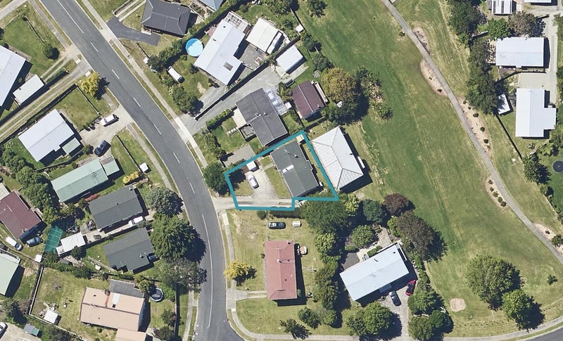 10 Robinson Street, Katikati, Katikati - Carousel 1