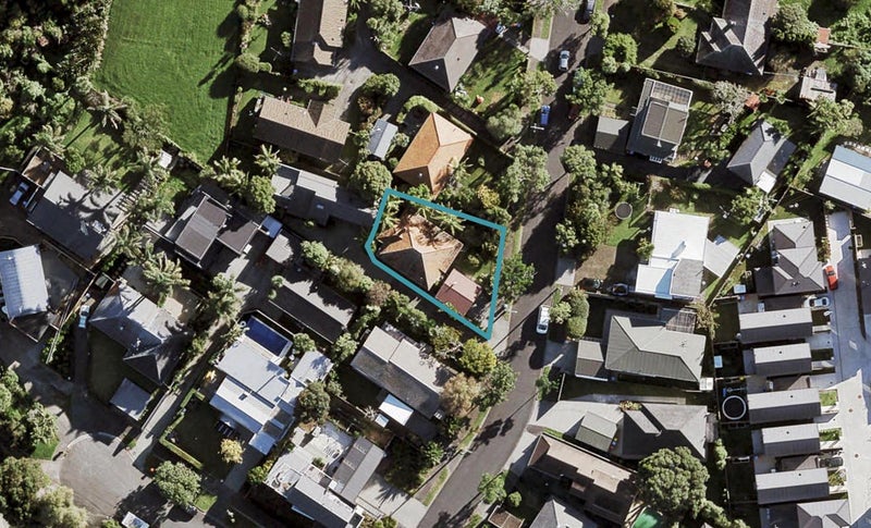 4 Howlett Street, Waterview, Auckland - Carousel 1