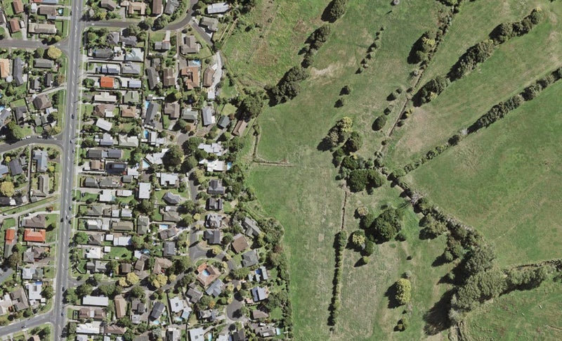 163 Otuwairoa Esplanade, Ōpaheke, Papakura - Carousel 1