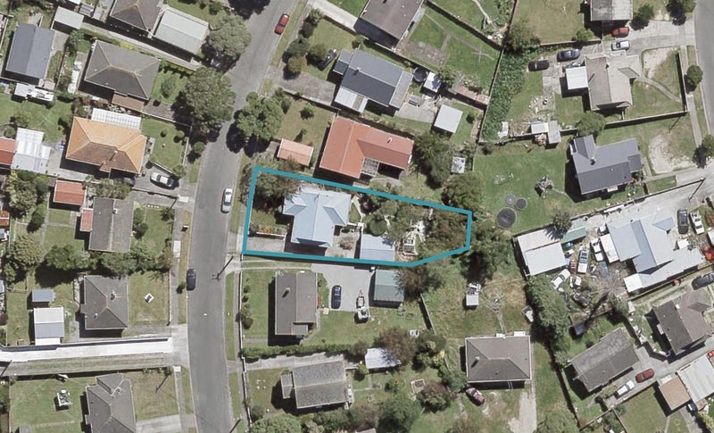 10 Lockwood Crescent, Taita, Lower Hutt - Carousel 1