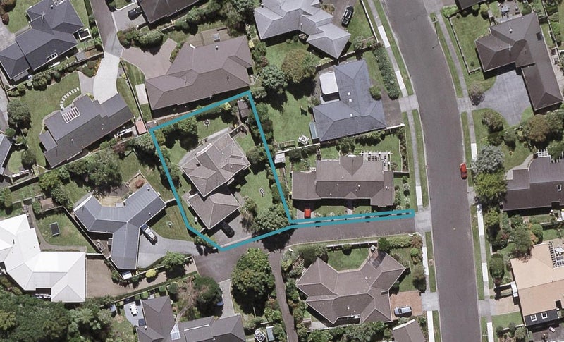 10A Kinross Drive, Merrilands, New Plymouth - Carousel 1