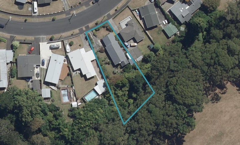 27 Fitzroy Avenue, Fitzroy, Hamilton - Carousel 1