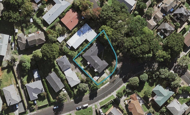 2 Totara Grove, Hillcrest, Auckland - Carousel 1