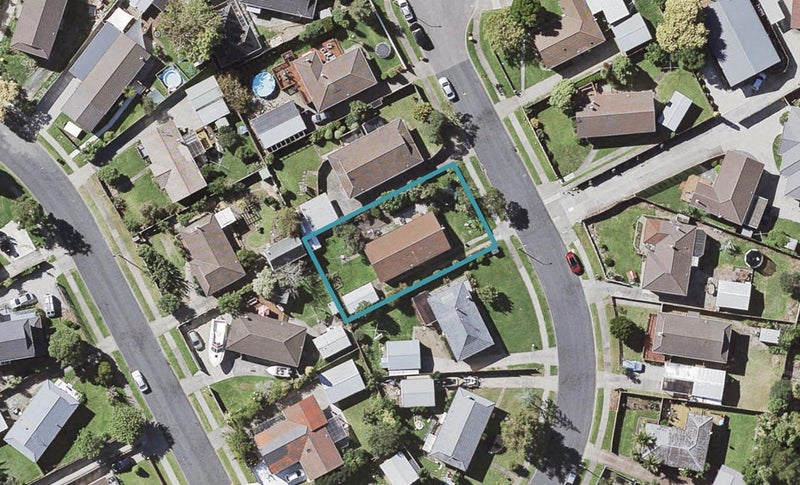 8 Lyren Place, Half Moon Bay, Auckland - Carousel 1