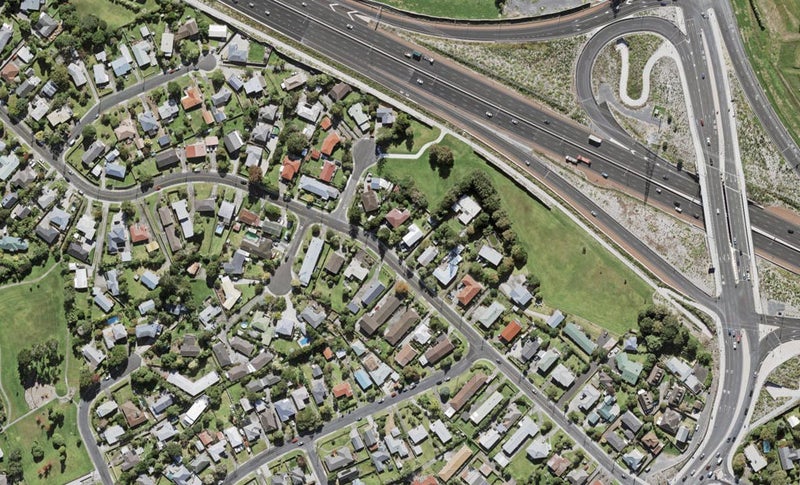 62B Royal View Road, Te Atatu South, Auckland - Carousel 1