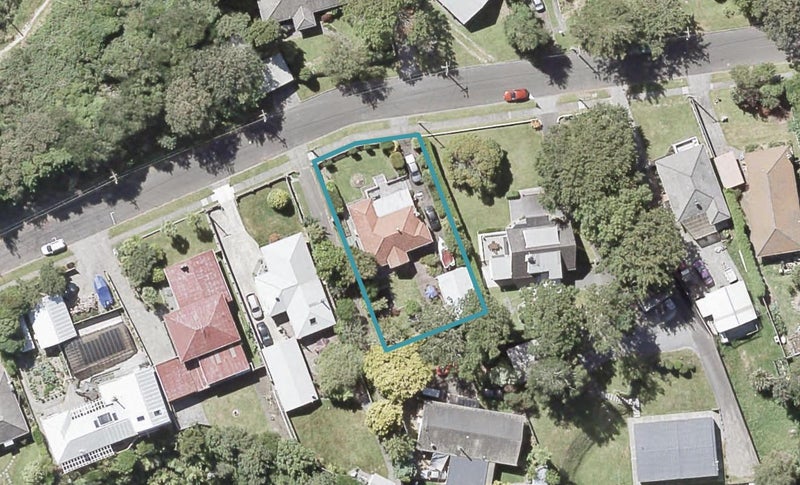 13 Rowe Parade, Wainuiomata, Lower Hutt - Carousel 1