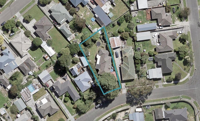 6 Davis Crescent, Elderslea, Upper Hutt - Carousel 1