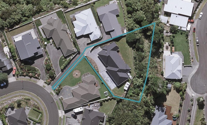 9D Manukaka Heights, Hurdon, New Plymouth - Carousel 1