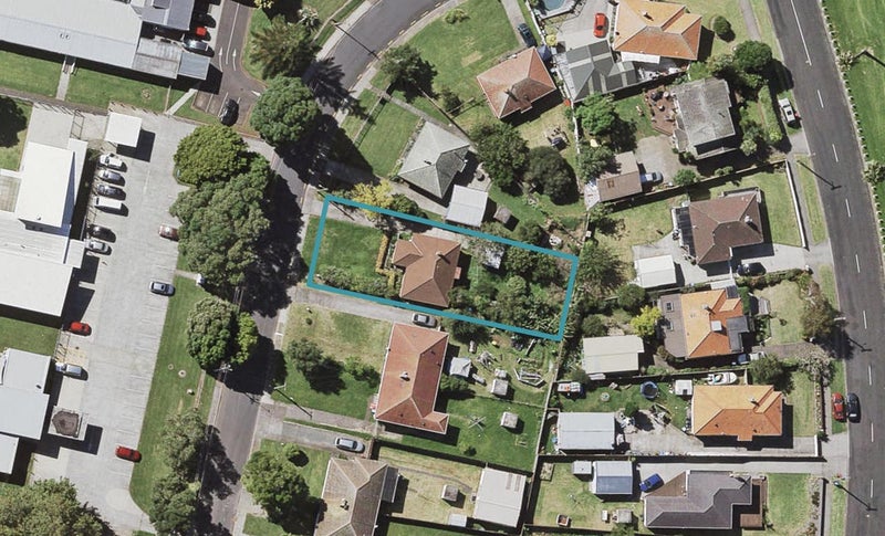 24 Benghazi Road, Panmure, Auckland - Carousel 1