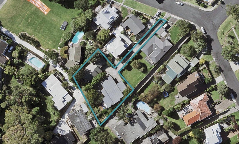 1/21 Tobruk Crescent, Milford, Auckland - Carousel 1