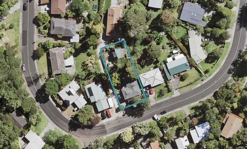31 Daffodil Street, Titirangi, Auckland - Carousel 1