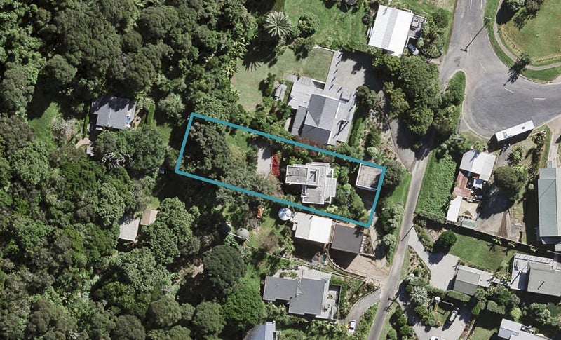 17 Miro Road, Palm Beach, Waiheke Island - Carousel 1