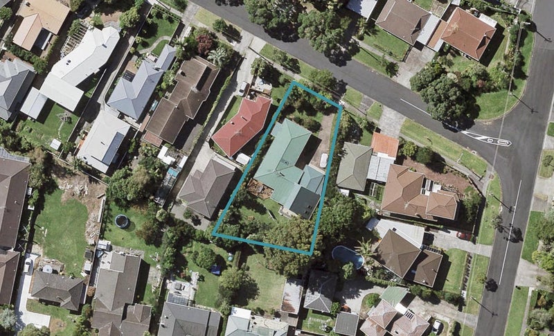 4 Riverlea Avenue, Pakuranga, Auckland - Carousel 1