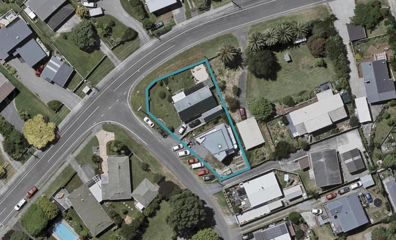 10A MAKORA RD, OTAIHANGA, PARAPARAUMU - Carousel 1