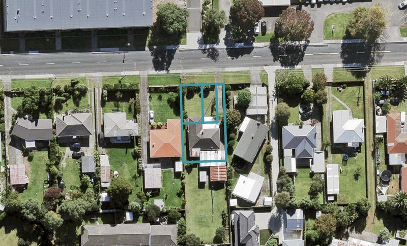 1/51 Wharf Road, Te Atatu Peninsula, Auckland - Carousel 1