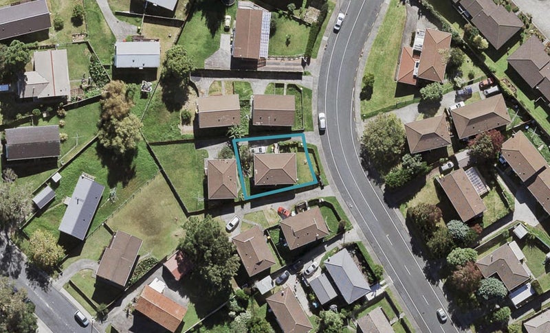 16A Benchmark Drive, Massey, Auckland - Carousel 1