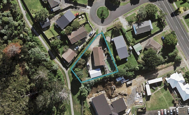 6 Matua Place, Clendon Park, Auckland - Carousel 1