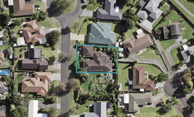 11 Foxbridge Lane, Conifer Grove, Takanini - Carousel 1