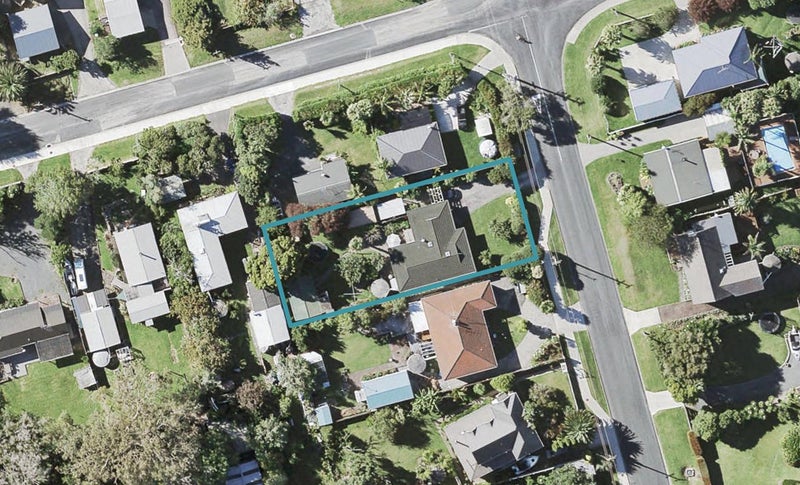 14 Sunkist Bay Road, Beachlands, Auckland - Carousel 1