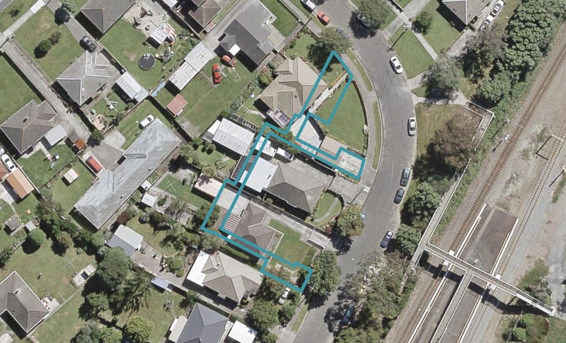 6/8 Rainey Grove, Taita, Lower Hutt - Carousel 1