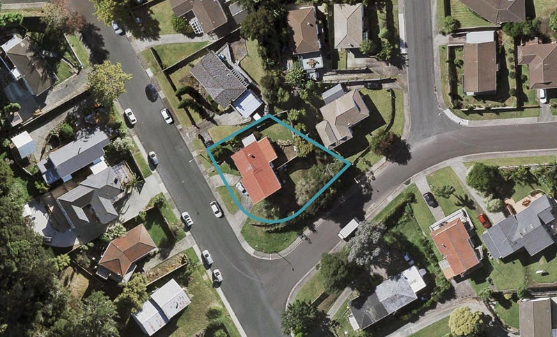 32 Cheval Drive, Totara Vale, Auckland - Carousel 1