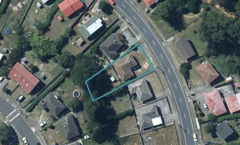 128 Castor Crescent, Cannons Creek, Porirua - Carousel 1