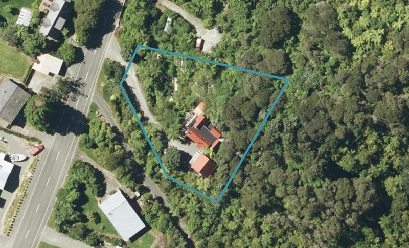 1744 Queen Charlotte Drive, Picton - Carousel 1