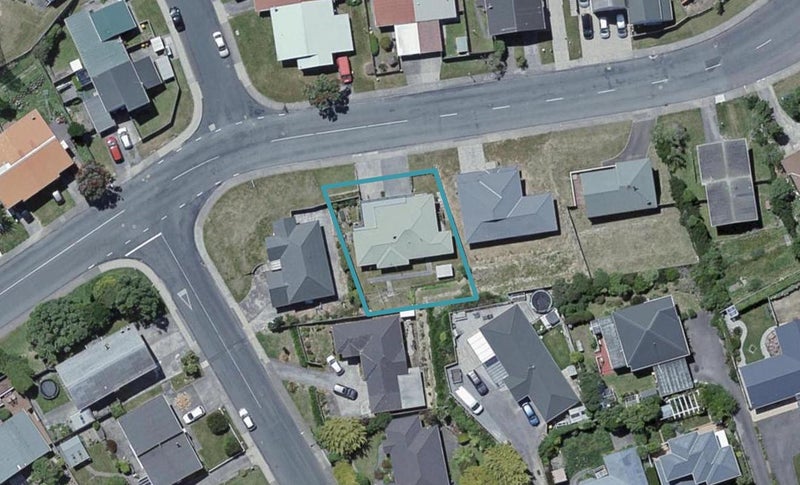66 Horokiwi Road West, Newlands, Wellington - Carousel 1