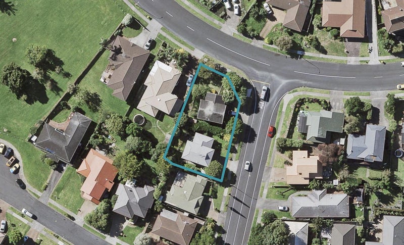 42B Lexington Drive, Botany Downs, Auckland - Carousel 1