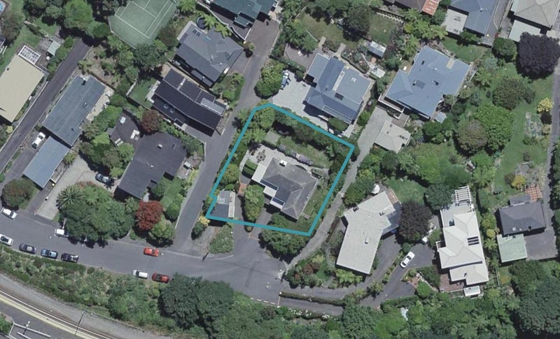 91 Simla Crescent, Khandallah, Wellington - Carousel 1