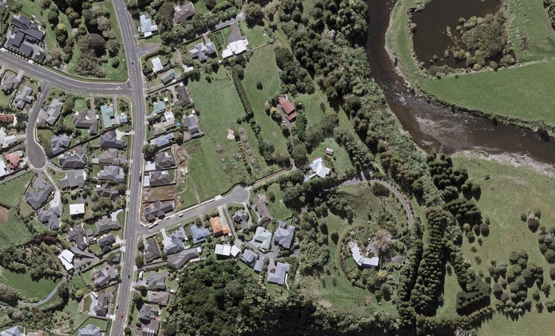 17A Tupare Place, Highlands Park, New Plymouth - Carousel 1