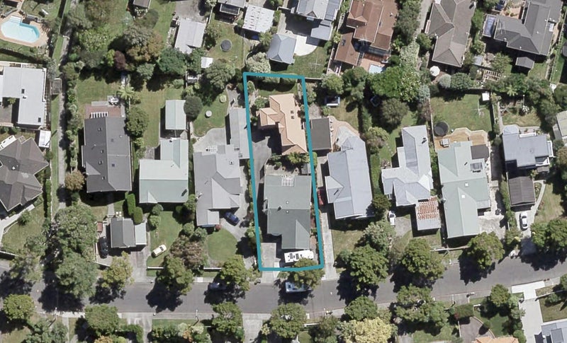 2/33 Totara Crescent, Woburn, Lower Hutt - Carousel 1