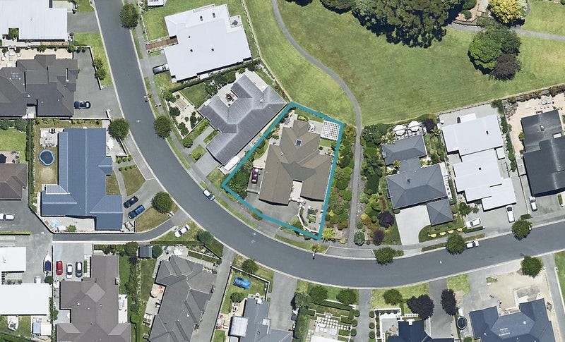 15 Contour Avenue, Pyes Pa, Tauranga - Carousel 1