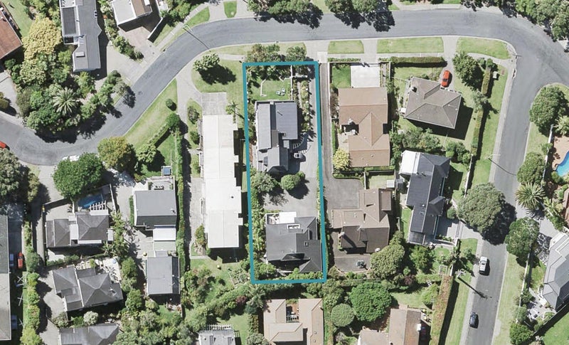 1/7 Whitby Crescent, Mairangi Bay, Auckland - Carousel 1