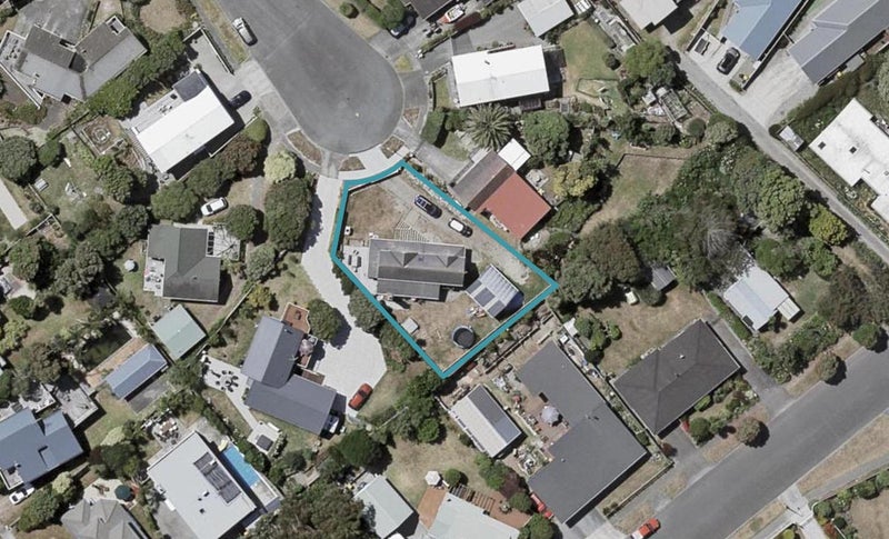 22 Oratia Street, Waikanae Beach, Waikanae - Carousel 1