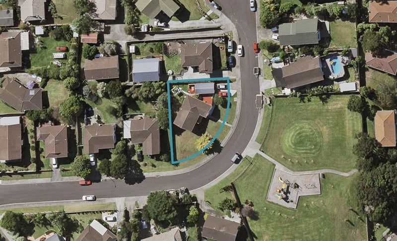 12 Leiden Place, Totara Vale, Auckland - Carousel 1