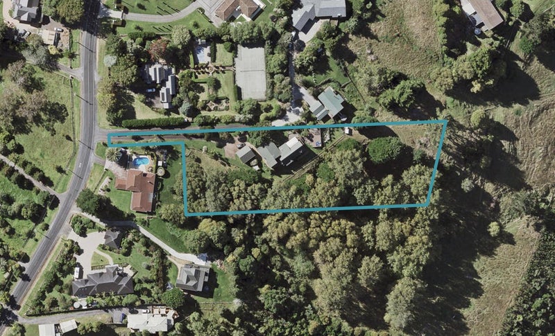 273 Point View Drive, Shamrock Park, Auckland - Carousel 1