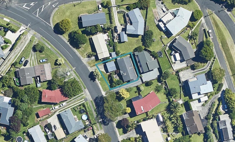 3 Carlton Street, Bellevue, Tauranga - Carousel 1